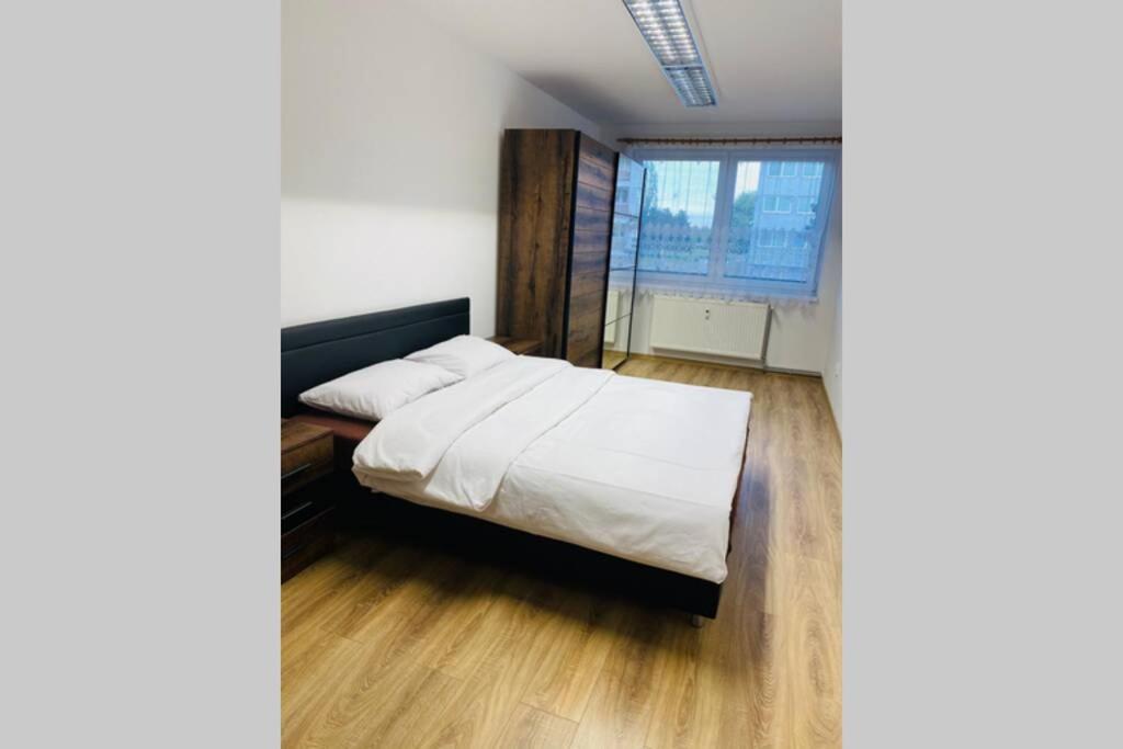 Apartman Solax, Ucnovska 8, Kosice Saca Екстериор снимка